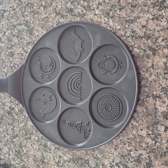 Crofton Kitchen Crofton Large Pancake Pan 75 X 11 In Aluminum New